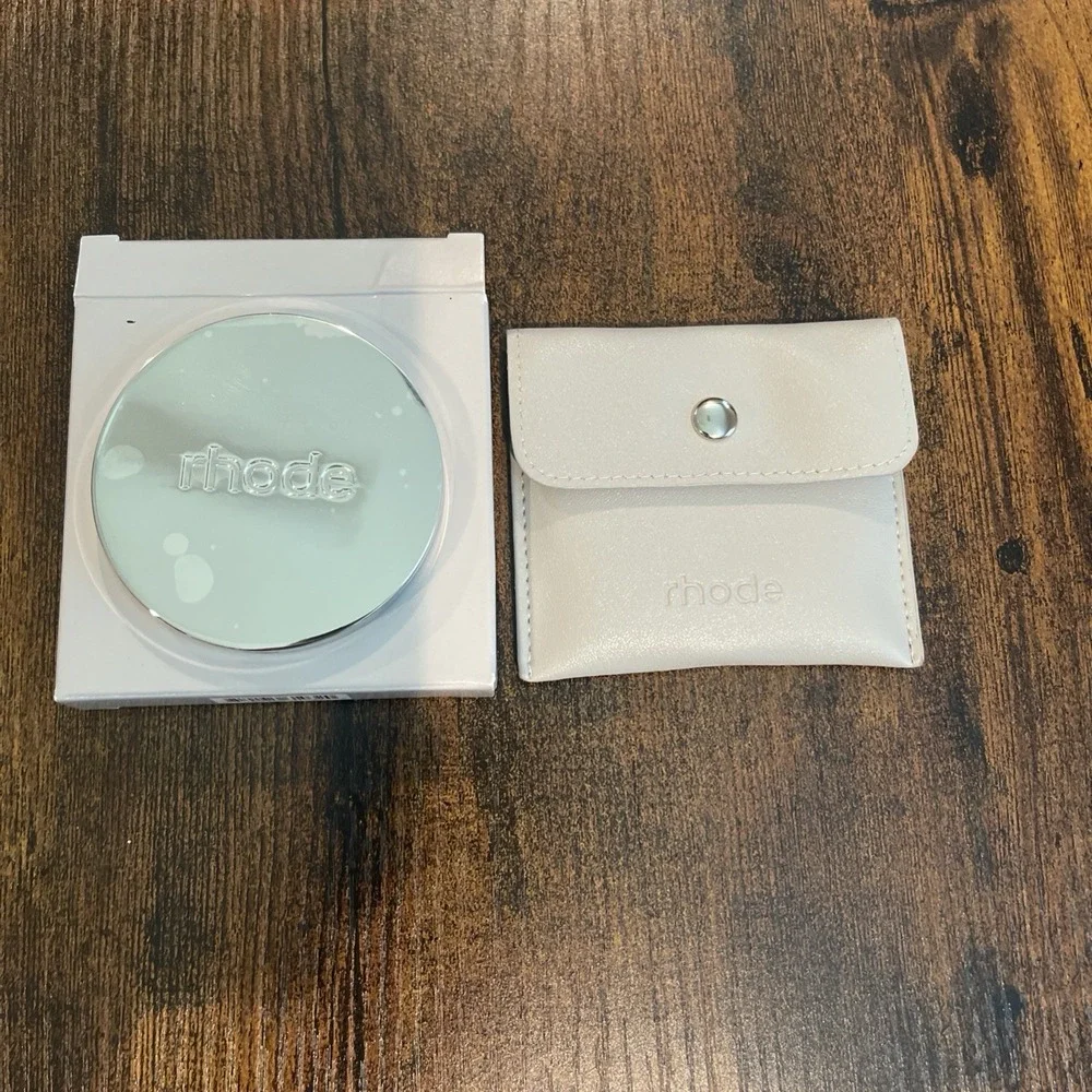 NEW IN BOX Rhode Compact Mirror + Carrying Pouch  Silver